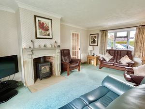 Lounge- click for photo gallery